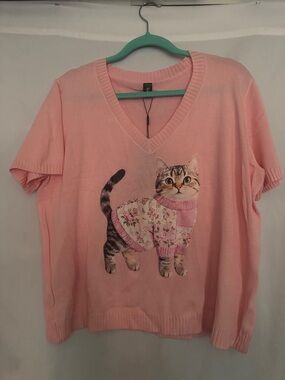 Light knit short sleeves top with vintage-style kitten designs